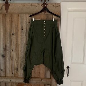 Edgy Olive Cropped Pants